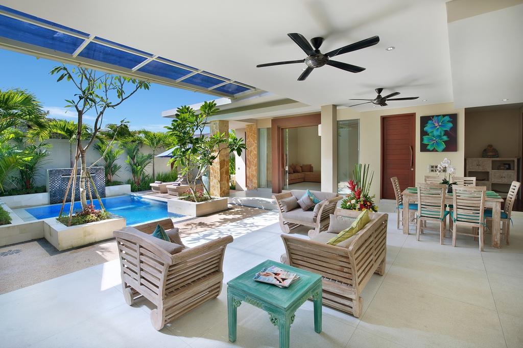 Villa J Deluxe Canggu Buitenkant foto