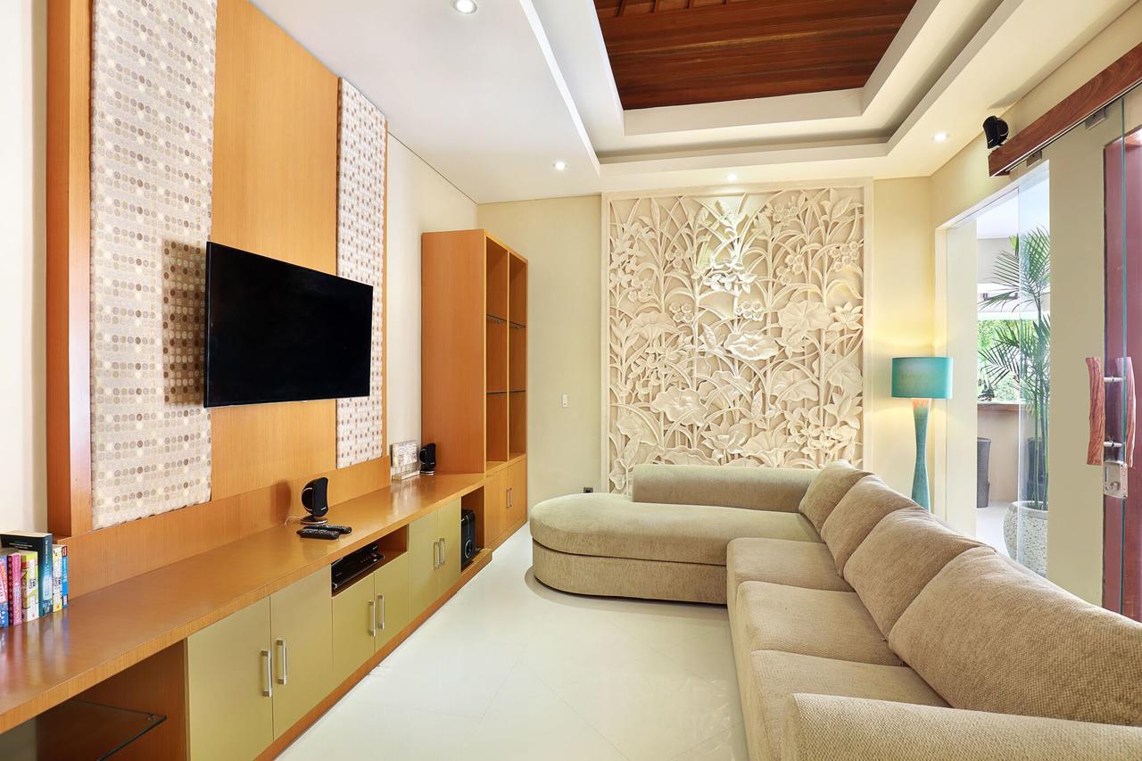 Villa J Deluxe Canggu Buitenkant foto
